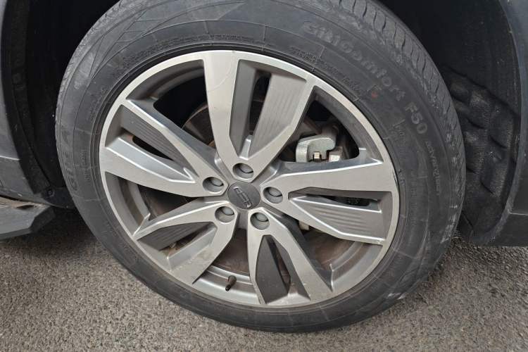 Used Geely Auto Haoyue 2022 1.8TD DCT Flagship 7-Seater Right Front Wheel Hub