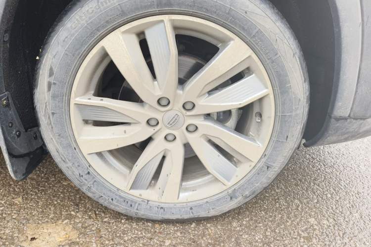 Used Geely Auto Haoyue 2022 1.8TD DCT Luxury 7-Seater Right Front Wheel Hub