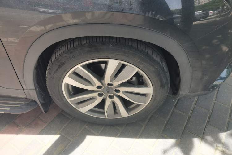 Used Geely Auto Haoyue 2022 1.8TD DCT Flagship 7-Seater Right Front Wheel Hub