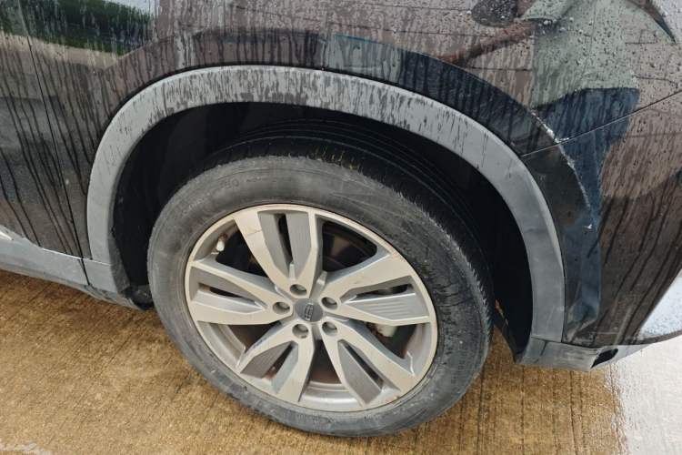 Used Geely Auto Haoyue 2022 1.8TD Automatic Prestige 7-Seater Right Front Wheel Hub