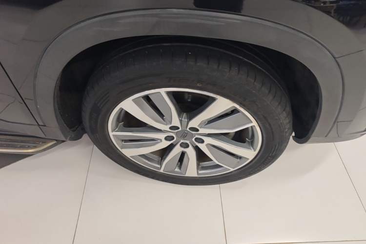 Used Geely Auto Haoyue 2022 1.8TD DCT Luxury 7-Seater Right Front Wheel Hub