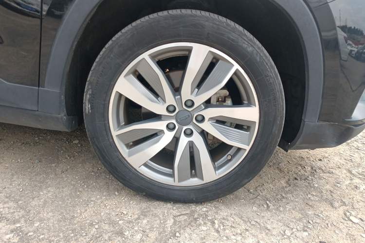 Used Geely Auto Haoyue 2022 1.8TD Automatic Prestige 7-Seater Right Front Wheel Hub
