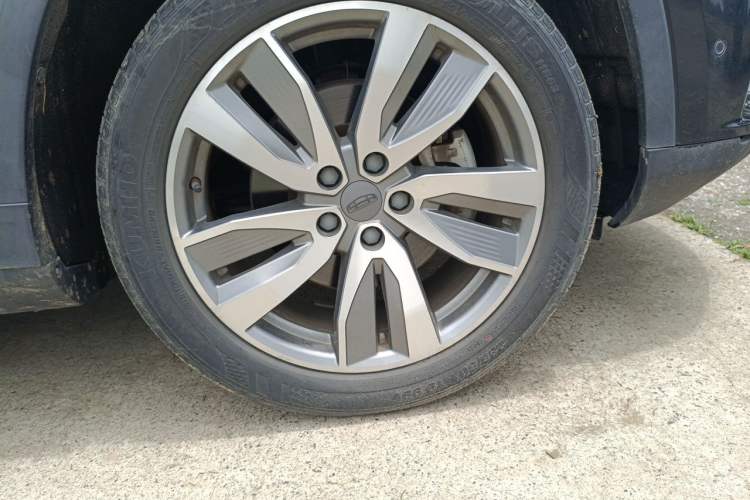 Used Geely Auto Haoyue 2022 1.8TD DCT Flagship 7-Seater Right Front Wheel Hub