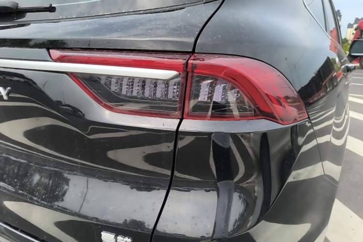 Used Geely Auto Haoyue 2022 1.8TD DCT Flagship 7-Seater Right Rear Taillight