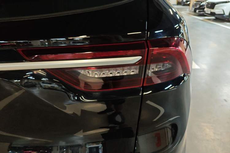 Used Geely Auto Haoyue 2022 1.8TD Automatic Prestige 7-Seater Right Rear Taillight