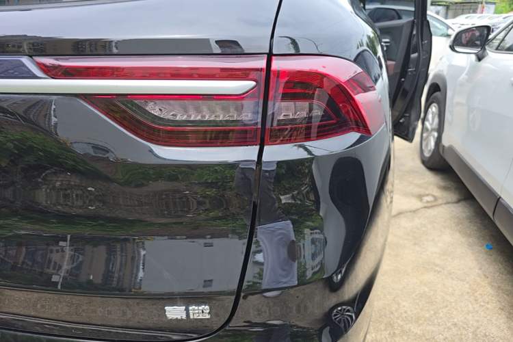 Used Geely Auto Haoyue 2022 1.8TD DCT Luxury 7-Seater Right Rear Taillight