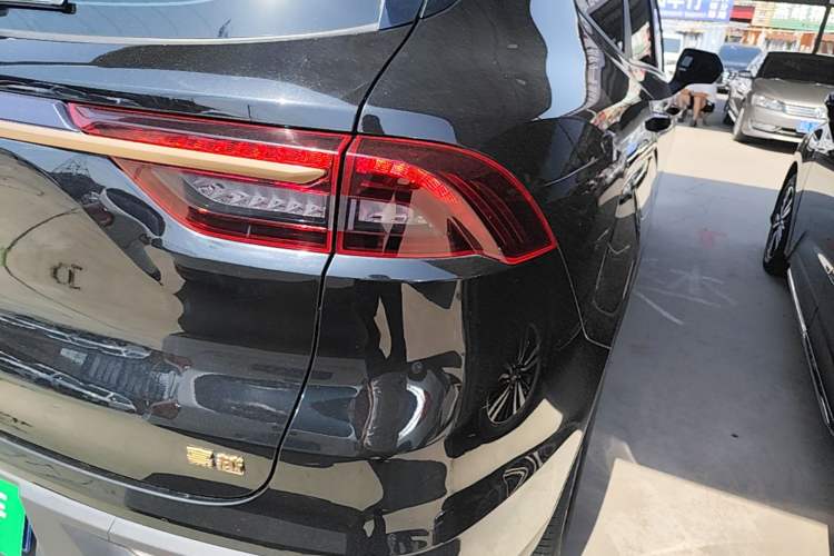 Used Geely Auto Haoyue 2022 1.8TD DCT Black Gold Limited Edition 7-Seater Right Rear Taillight