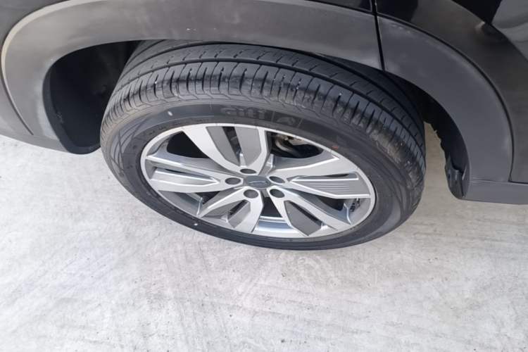 Used Geely Auto Haoyue 2022 1.8TD DCT Luxury Model 5 Seats Right Rear Wheel Hub