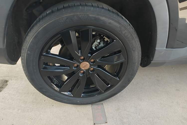 Used Geely Auto Haoyue 2022 1.8TD DCT Black Gold Limited Edition 7-Seater Right Rear Wheel Hub