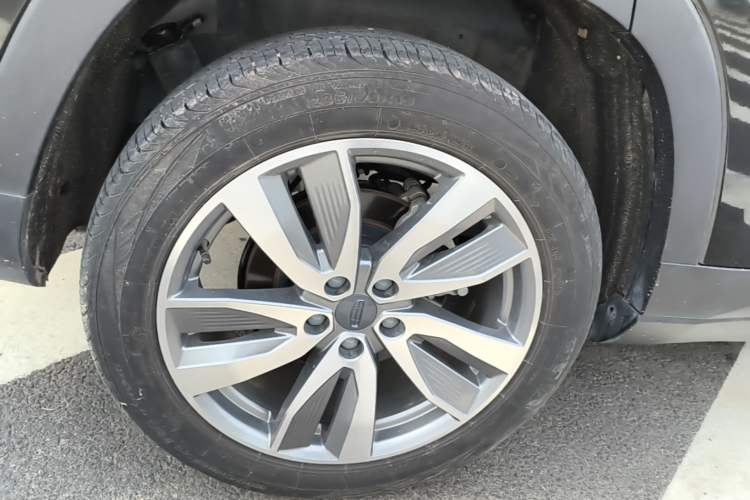 Used Geely Auto Haoyue 2022 1.8TD DCT Flagship 7-Seater Right Rear Wheel Hub