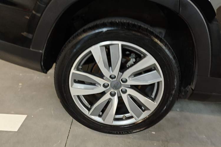 Used Geely Auto Haoyue 2022 1.8TD Automatic Prestige 7-Seater Right Rear Wheel Hub