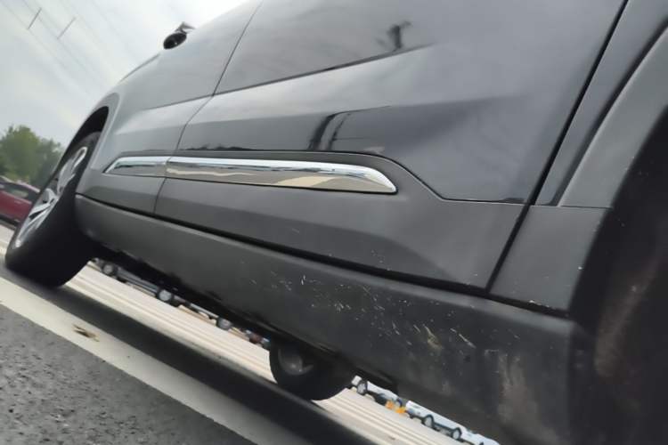 Used Geely Auto Haoyue 2022 1.8TD DCT Flagship 7-Seater Right Side Sill