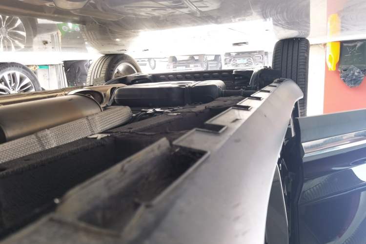 Used Geely Auto Haoyue 2022 1.8TD DCT Luxury 7-Seater Right Side Sill