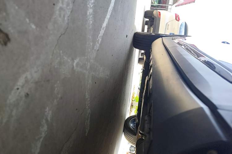 Used Geely Auto Haoyue 2022 1.8TD DCT Black Gold Limited Edition 7-Seater Right Side Sill