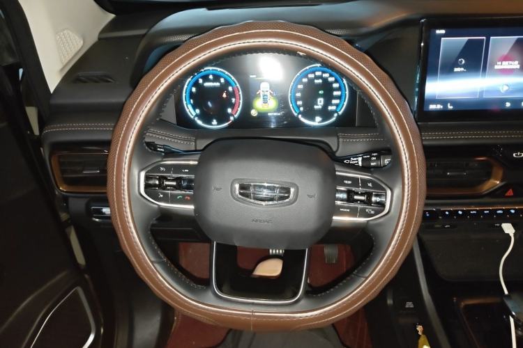 Used Geely Auto Haoyue 2022 1.8TD DCT Black Gold Limited Edition 7-Seater Steering Wheel