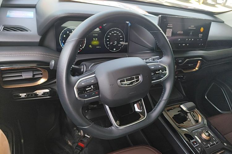 Used Geely Auto Haoyue 2022 1.8TD DCT Black Gold Limited Edition 7-Seater Steering Wheel