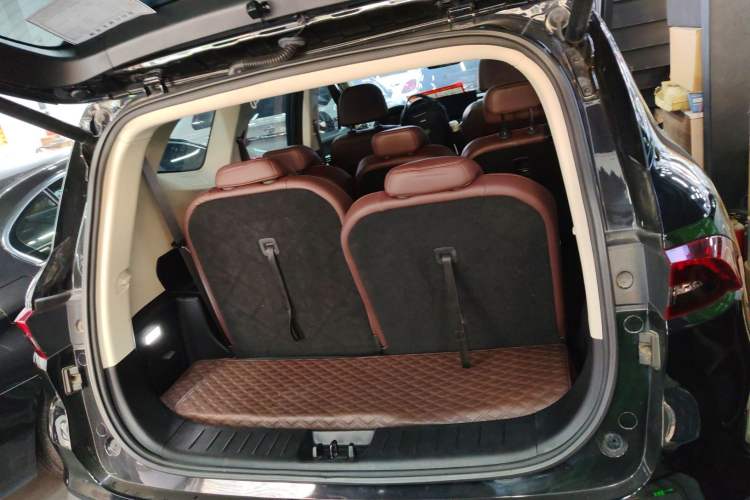 Used Geely Auto Haoyue 2022 1.8TD Automatic Prestige 7-Seater Trunk