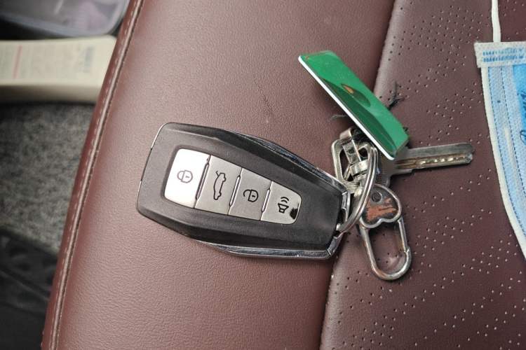 Used Geely Auto Haoyue 2022 1.8TD DCT Luxury 7-Seater Vehicle Key