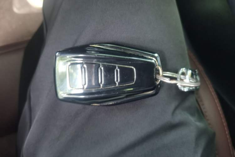 Used Geely Auto Haoyue 2022 1.8TD DCT Flagship 7-Seater Vehicle Key