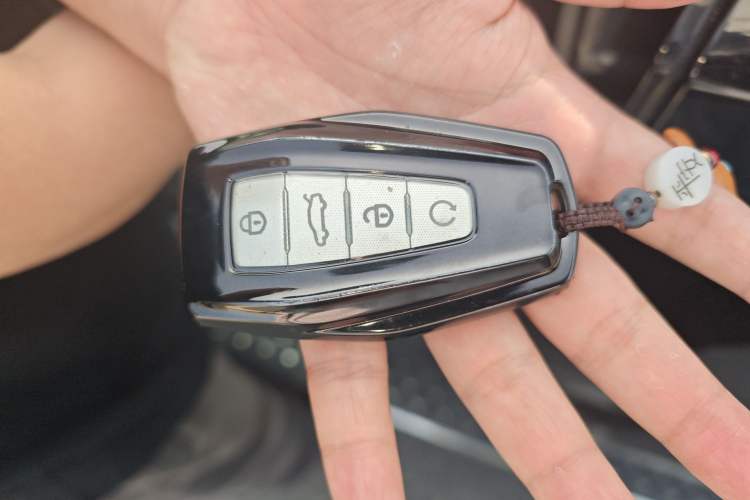 Used Geely Auto Haoyue 2022 1.8TD Automatic Prestige 7-Seater Vehicle Key