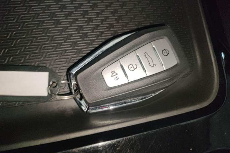 Used Geely Auto Haoyue 2022 1.8TD DCT Black Gold Limited Edition 7-Seater Vehicle Key