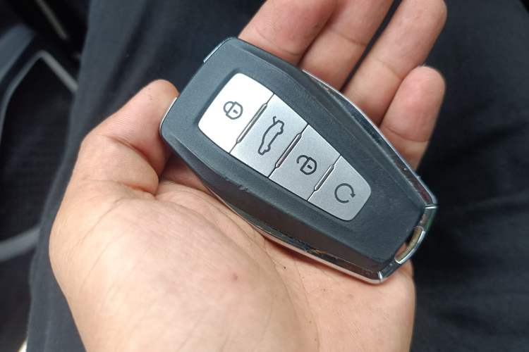 Used Geely Auto Haoyue 2022 1.8TD Automatic Prestige 7-Seater Vehicle Key