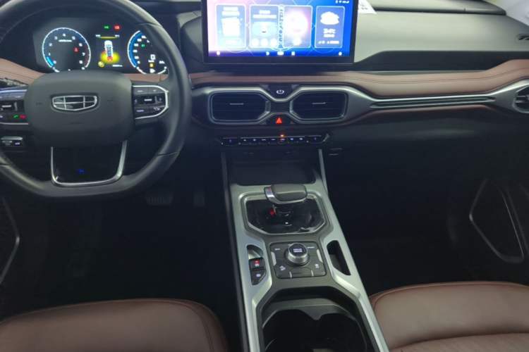 Used Geely Auto Haoyue 2022 1.8TD DCT Luxury 7-Seater Audio And AC Panel