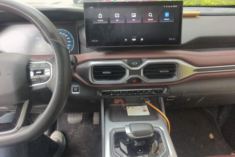 Used Geely Auto Haoyue 2022 1.8TD DCT Luxury 7-Seater Audio And AC Panel
