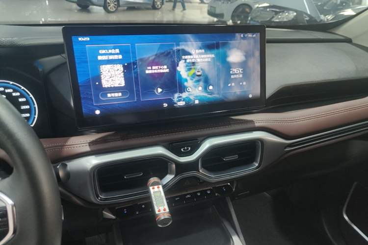 Used Geely Auto Haoyue 2022 1.8TD DCT Luxury 7-Seater Audio And AC Panel