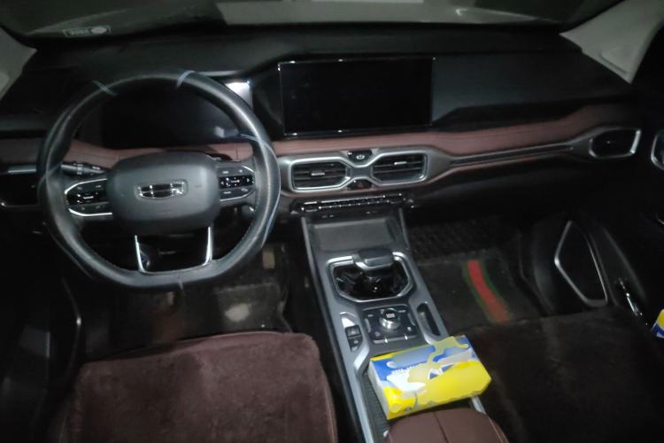 Used Geely Auto Haoyue 2022 1.8TD DCT Luxury 7-Seater Center Console