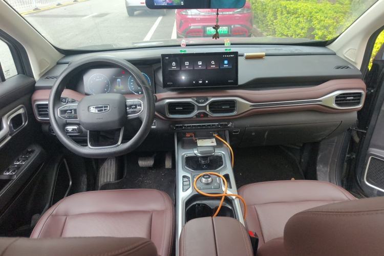 Used Geely Auto Haoyue 2022 1.8TD DCT Luxury 7-Seater Center Console