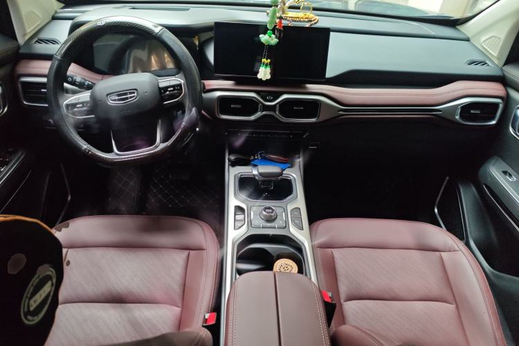 Used Geely Auto Haoyue 2022 1.8TD DCT Flagship 7-Seater Center Console