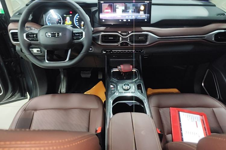 Used Geely Auto Haoyue 2022 1.8TD DCT Luxury 7-Seater Center Console