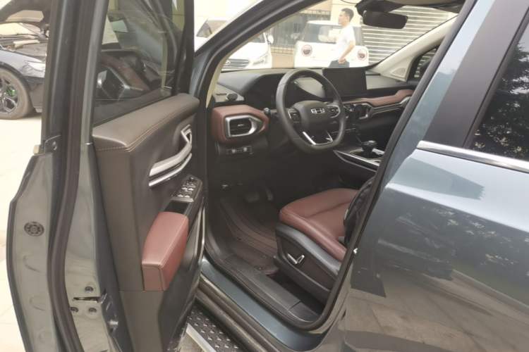 Used Geely Auto Haoyue 2022 1.8TD DCT Luxury 7-Seater Driver Seat