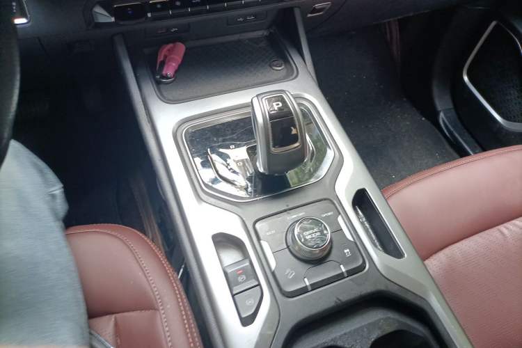Used Geely Auto Haoyue 2022 1.8TD Automatic Prestige 7-Seater Gear Lever