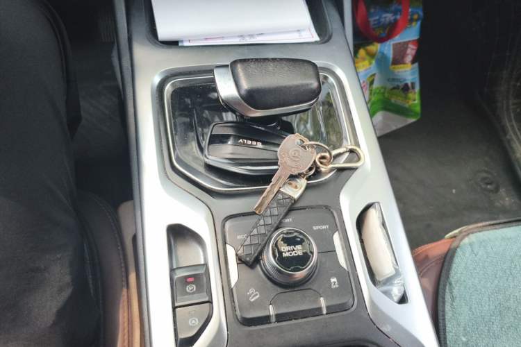 Used Geely Auto Haoyue 2022 1.8TD DCT Luxury 7-Seater Gear Lever
