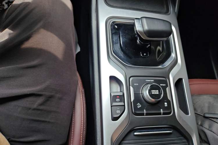 Used Geely Auto Haoyue 2022 1.8TD DCT Luxury 7-Seater Gear Lever