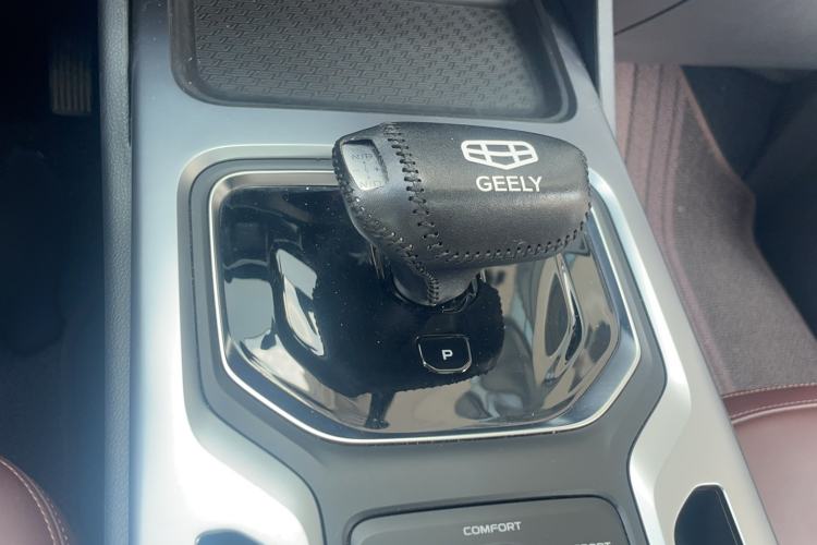 Used Geely Auto Haoyue 2022 1.8TD DCT Luxury 7-Seater Gear Lever
