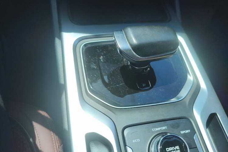 Used Geely Auto Haoyue 2022 1.8TD DCT Luxury 7-Seater Gear Lever