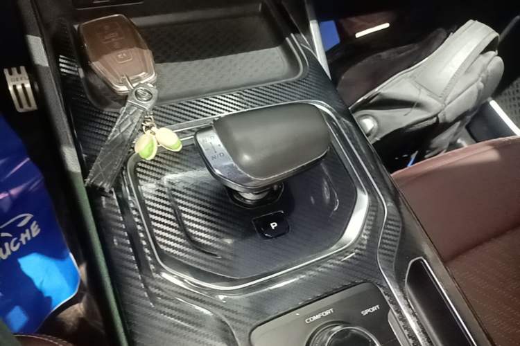 Used Geely Auto Haoyue 2022 1.8TD DCT Luxury 7-Seater Gear Lever