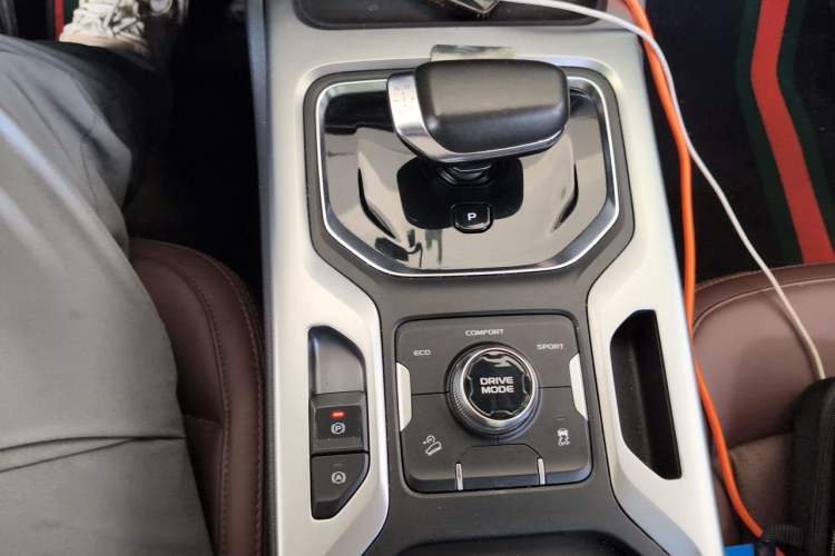 Used Geely Auto Haoyue 2022 1.8TD DCT Luxury 7-Seater Gear Lever