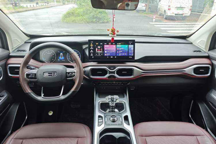 Used Geely Auto Haoyue 2022 1.8TD DCT Luxury Model 5 Seats Interior 1