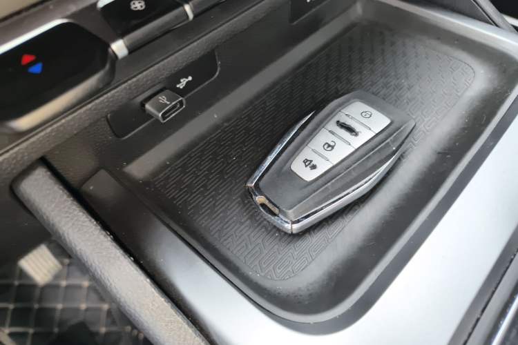 Used Geely Auto Haoyue 2022 1.8TD DCT Luxury 7-Seater Interior 1