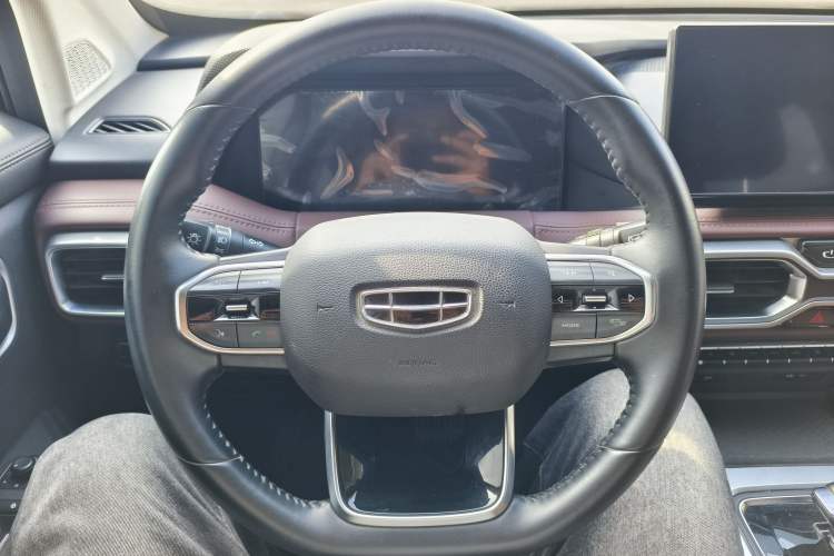 Used Geely Auto Haoyue 2022 1.8TD DCT Luxury 7-Seater Interior 15