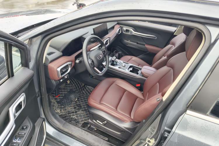 Used Geely Auto Haoyue 2022 1.8TD DCT Luxury 7-Seater Interior 3
