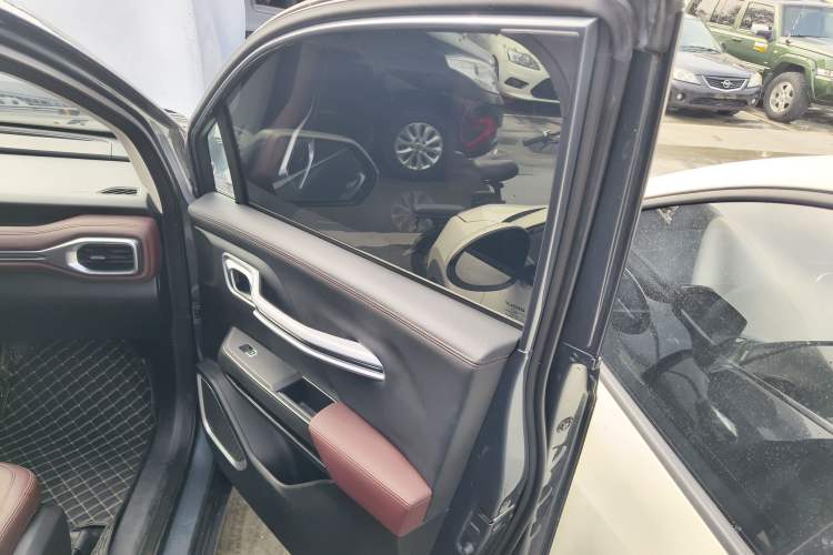 Used Geely Auto Haoyue 2022 1.8TD DCT Luxury 7-Seater Interior 5