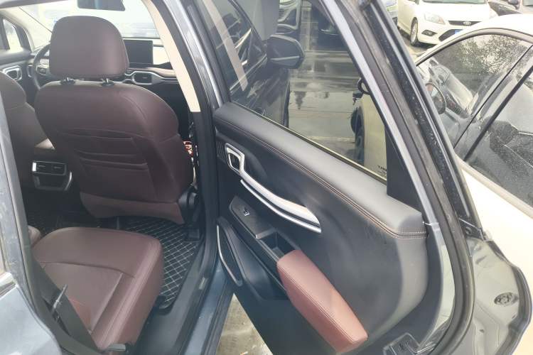 Used Geely Auto Haoyue 2022 1.8TD DCT Luxury 7-Seater Interior 6