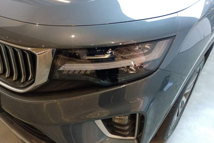 Used Geely Auto Haoyue 2022 1.8TD DCT Flagship 7-Seater Left Front Headlight