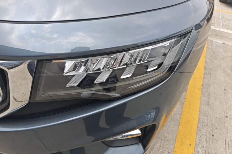 Used Geely Auto Haoyue 2022 1.8TD Automatic Prestige 7-Seater Left Front Headlight