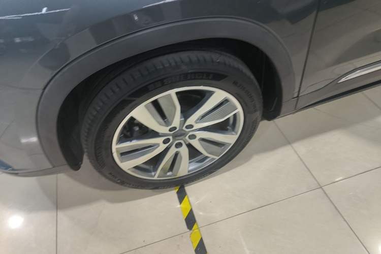 Used Geely Auto Haoyue 2022 1.8TD DCT Luxury 7-Seater Left Front Wheel Hub